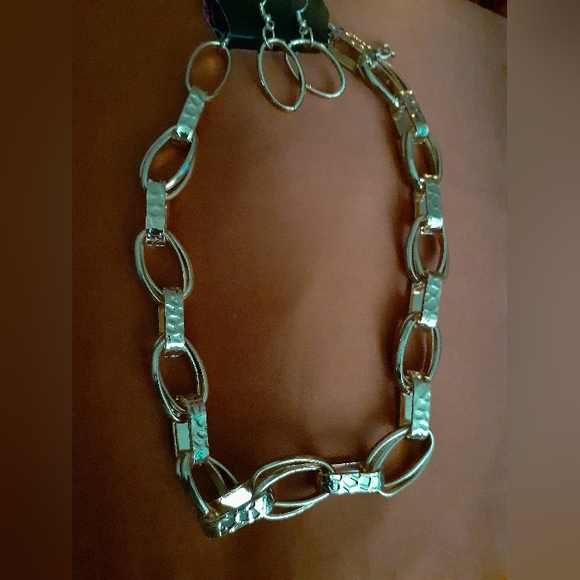 Motley In Motion Gold  Necklace and Earrings set. - Picture 5 of 5